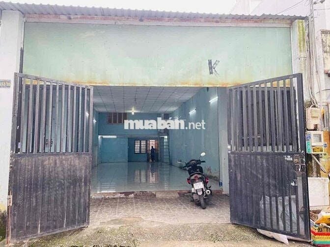 nhà 6x22m trống suốt, phù hợp làm may mặc, cắt vải, in thêu