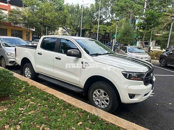 Ford Ranger XLS Trắng Tự động 2019