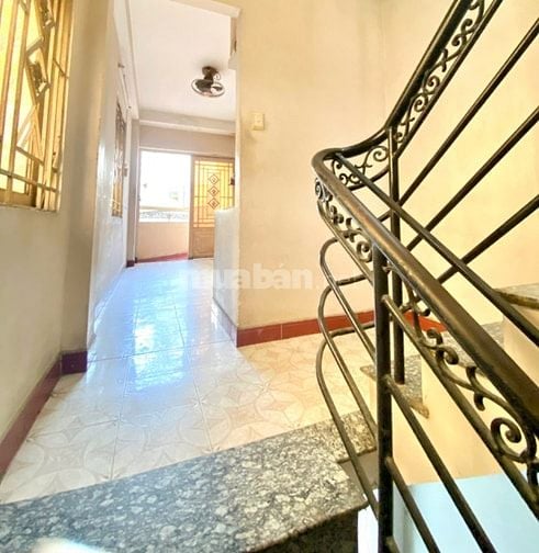 Kẹt tiền bán gấp nhà hẻm xe hơi quận bình thạnh