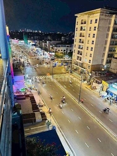 Bán Nhà Mặt Tiền Dương Quảng Hàm,F5, đối diện Chung Cư K26,hầm,3 lầu