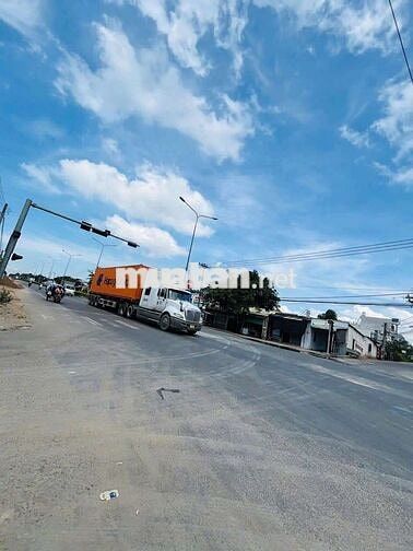 Bán 2444m2 đất-400 thổ có nhà xưởng 1000m2 - 2mặt tiền đường container