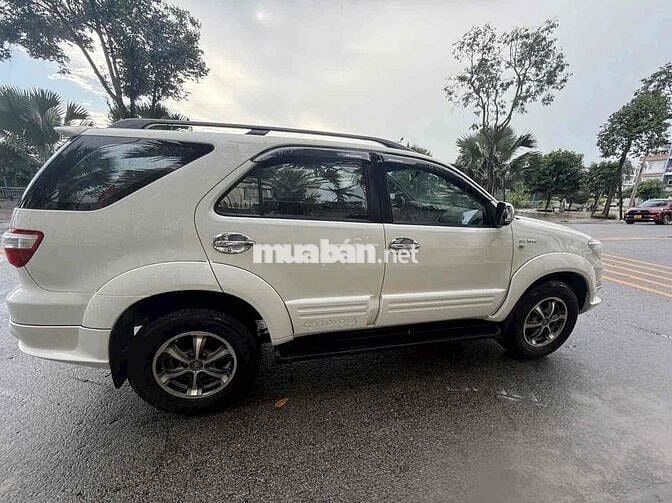 Toyota Fortuner trd 2 cầu 2011 2.7V - 43000 km