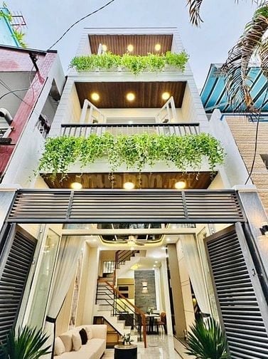 Bán gấp nhà đẹp 80m2, đường Sư Vạn Hạnh, Q10. Xây 3tầng, hẻm 5m,sổ sẵn