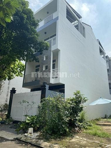 Bán nhà mặt phố 100m2(5m*20m), nhà 1 trệt, 3 lầu, KDC Phước Kiển A