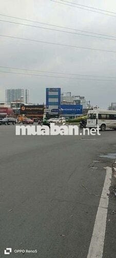 Mặt tiền 17 x 90 gần vòng xoay phú lâm