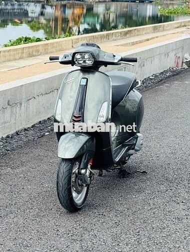 Piaggio Vespa Sprint Xám titan máy igen