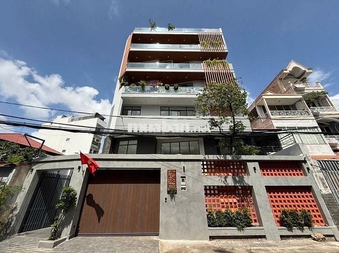 - Thuê tòa nhà + 168 m2+ đường Bến Cát phường 7 Tân Bình