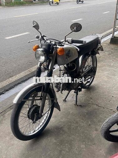 Honda 66 màu Bạc