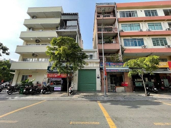 Rẻ hơn thị trường 15%, Chỉ 25 tỷ nhà 4,1x17 mặt tiền Trần Đình Xu Q.1