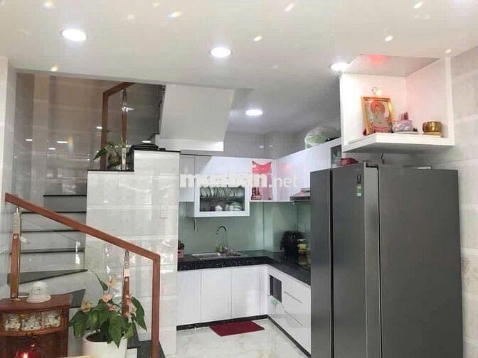 BÁN NHÀ LÝ THÁI TỔ P.10 Q.10 4 TẦNG (3,1m x 8m) Nở Hậu 3,5m - 5,3T TL