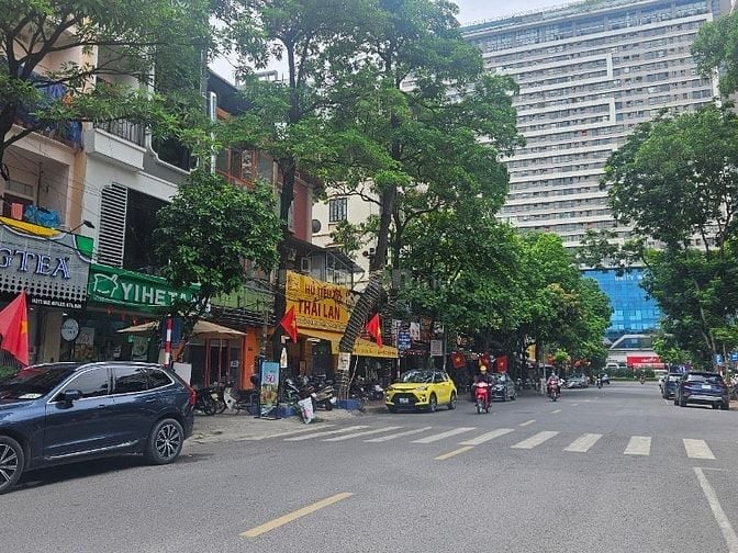 Bán nhà MP Nguyễn Phong Sắc. DT 55m2 x 4tầng, MT4.5m, vỉa hè rộng