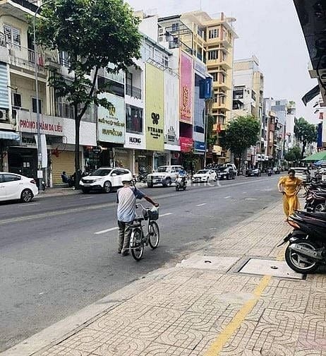 Chính chủ bán gấp nhà MT Nguyễn Chí Thanh Quận 11,giá chỉ 200 triệu/m2