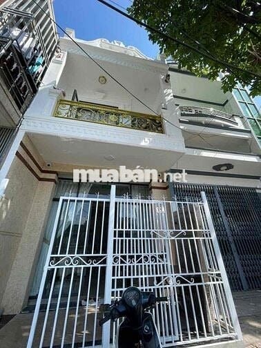 CHÍNH CHỦ BÁN GẤP NHÀ 3 TẦNG MẶT TIỀN TRƯỜNG CHINH – GIÁ RẺ BẤT NGỜ!