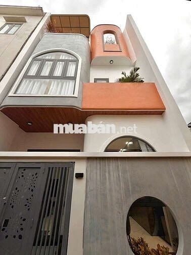 Nhà xây mới sát biển Nguyễn Tất Thành, Đà Nẵng,  gần chợ Hải Sản