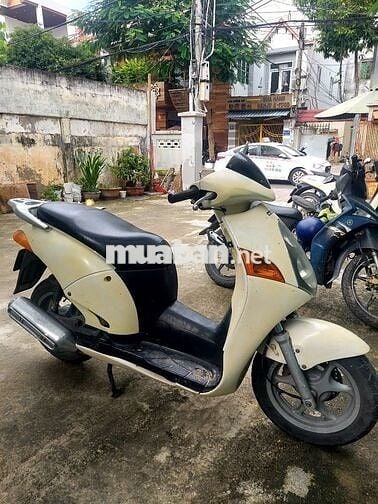 Honda @ màu Kem máy êm giá rẻ 4tr