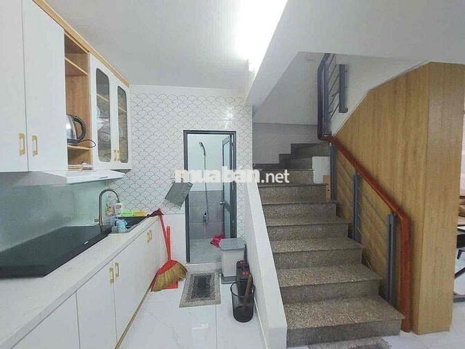 NHÀ 5 TẦNG XE HƠI ĐẬU CỬA - ĐỐI DIỆN CITYLAND - CÁCH 1 CĂN RA