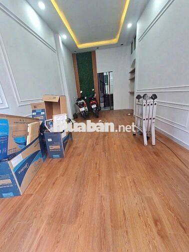 Mặt Tiền Hoa Sứ 3.8x16m 4 Tầng 4 Phòng Gần Trường Sa - Phan Xích Long