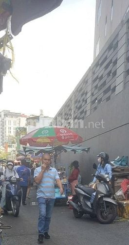 Mặt bằng ngay khu trung tâm thương mại- văn phòng - căn hộ - chợ - Cty