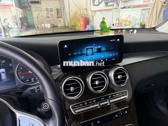 Mercedes-Benz GLC 200 2022 Đen 20000 km