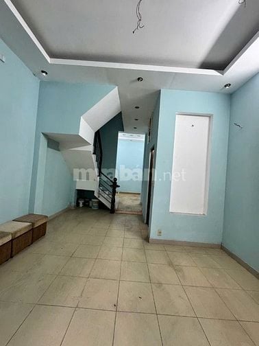 Bán nhà lầu đúc mặt tiền nhựa gần nhà thờ Bặch Đằng