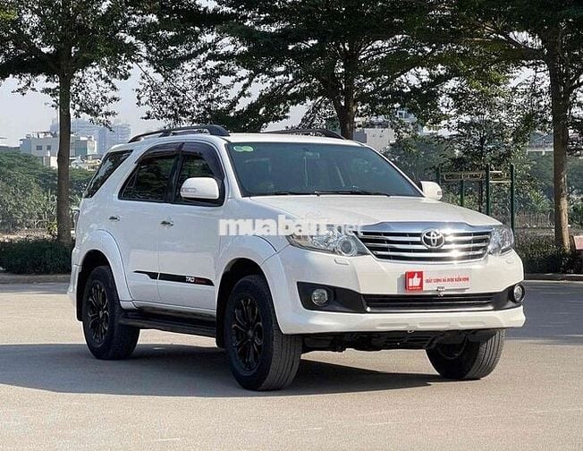 Toyota Fortuner Sportaivo 4x4 cao cấp nhất Sport