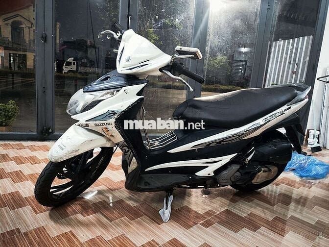 Suzuki Hayate Fi 2012 màu trắng