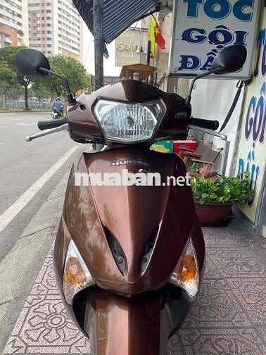 Honda lead 110Fi may zin em ngay chu giao can cuoc