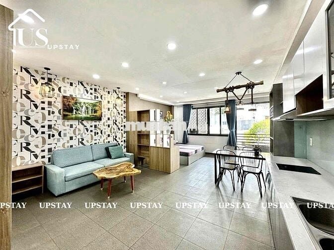 Cho thuê căn hộ ban công 50m2 ngay Vòng xoay Dân Chủ quận 3