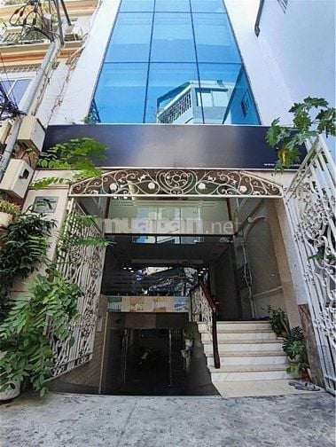 Cho thuê nhà ngang 5m, có hầm và thang máy. Cao Thắng, Quận 3