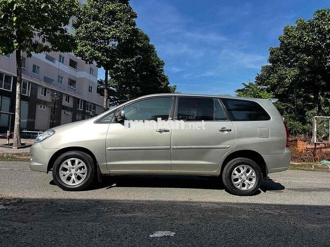 Toyota Innova 2006 G - 150000 km