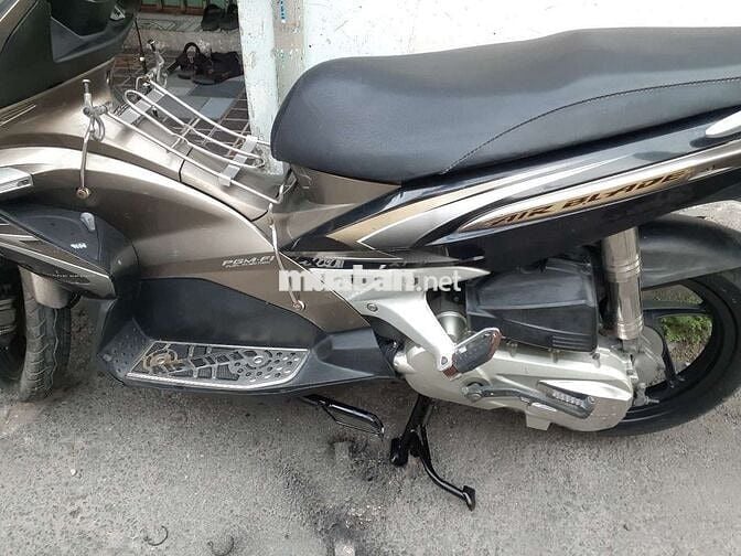 Xe honda Air Blade FI nhà đi cần bán