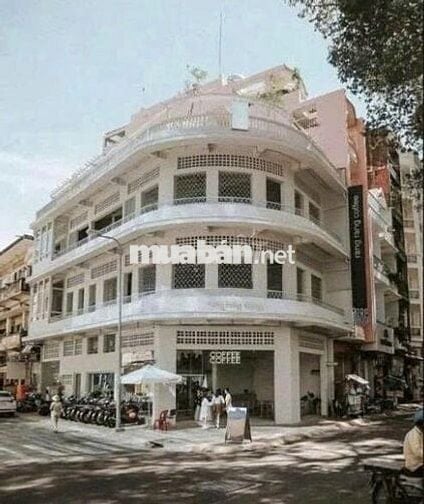 Cho thuê nhà mặt tiền Đông Du, Quận 1 Ngay nhà hát Thành Phố