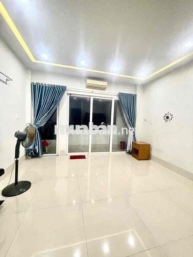 Cho thuê phòng giá rẻ cửa sổ ban công thoáng mát ngay Tân Bình