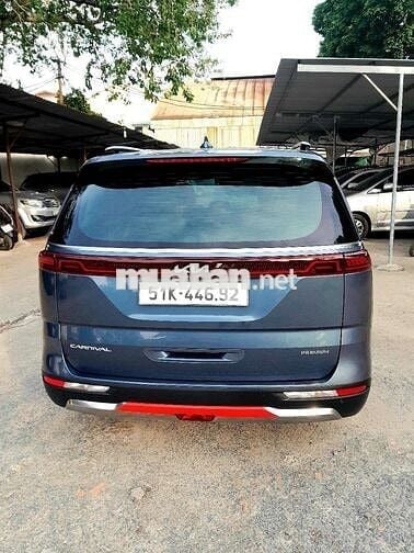 Carnival 2022 2.2D Premium 8 chỗ