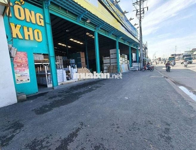 BÁN XƯỞNG MẶT TIỀN QL1A - 35X42M - THU NHẬP 180TR/TH - GIÁ CHỈ 45 TỶ