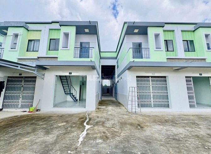 NGỘP TIỀN BÁN GẤP DẪY TRỌ VIETSING VSIP 1 ĐƯỜNG 8M 8 PHÒNG 20 TRIỆU/T