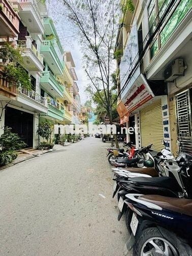 Nhà ngõ 22 phố Mạc Thái Tông, dt 40m2 x 5 tầng đường rộng để oto