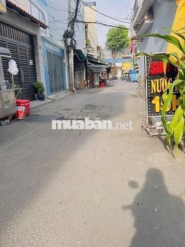 Nhà đúc lầu hẻm thông xe tải 1/ quang Trung p10 GV 4 x 17m 3pn2wc 13.5