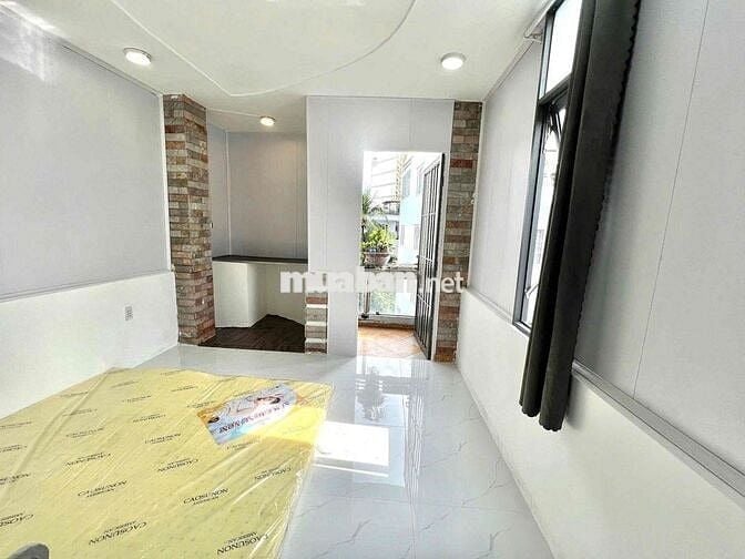 CHO THUÊ STUDIO BAN CÔNG GẦN NGÃ TƯ PHÚ NHUẬN - PHAN XÍCH LONG