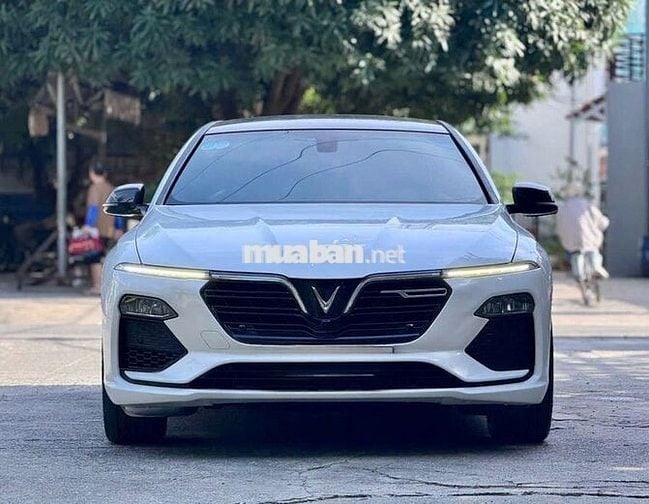 VinFast Lux A2.0 2022 Trắng