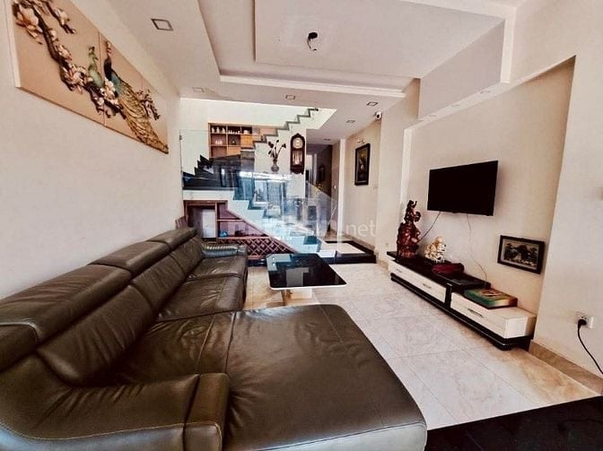 Nhà Võ Văn Ngân ngang 5 dài 11 1 trệt 2 lầu đúc hẻm 6m chỉ 2 tỷ hơn SH