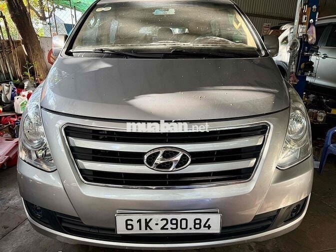 Hyundai Starex 2015 9c mẫu mới 2016