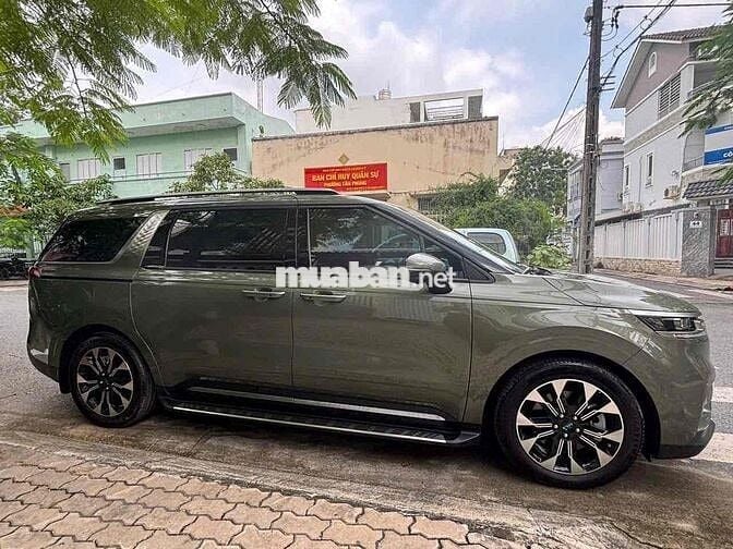 Kia Carnival 2024 2.2D Signature 7 ghế - 9000 km
