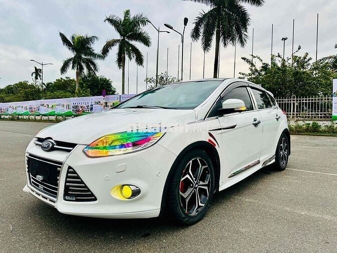 Ford Focus S Hatchback 2014 Trắng 126903 km