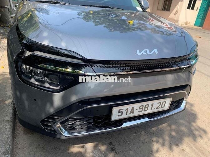 Kia Carens 2024 1.5G Luxury - 1600 km