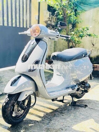 Piaggio Vespa LX 150CC Xám
