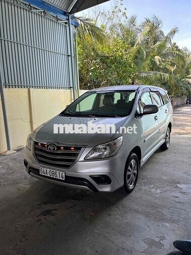 Toyota Innova 2.0E đời 2015 xe đẹp