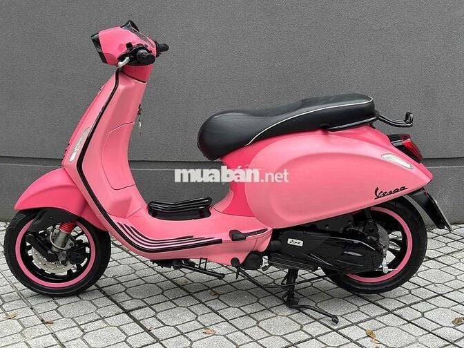 Piaggio Vespa Hồng