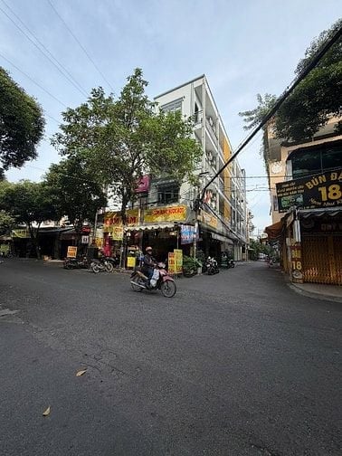 Nhà Góc 2 MT lê thị hồng ( 4 lầu ) thu nhập 120tr 