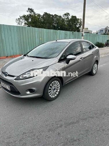 Ford Fiesta 5 chổ rin 100% cực mới